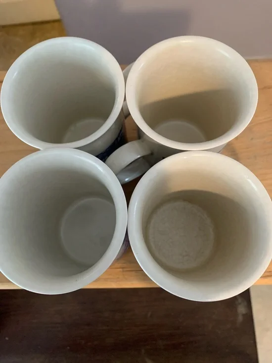 4 Churchill Blue and White Tea Mugs - Picture 5 of 6